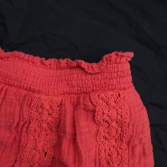 Lace Shorts with Drawstring & Toggles - Picture 4 of 5